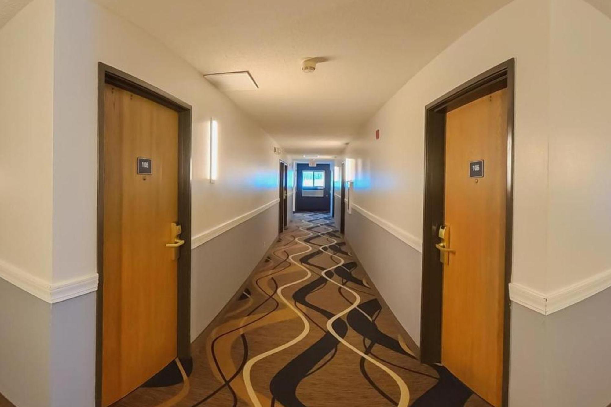 Coratel Inn & Suites By Jasper Hastings Exterior photo